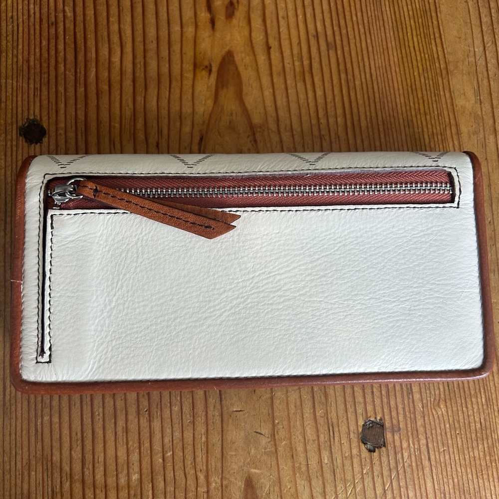 Brighton white and brown leather wallet - Picture 2 of 5
